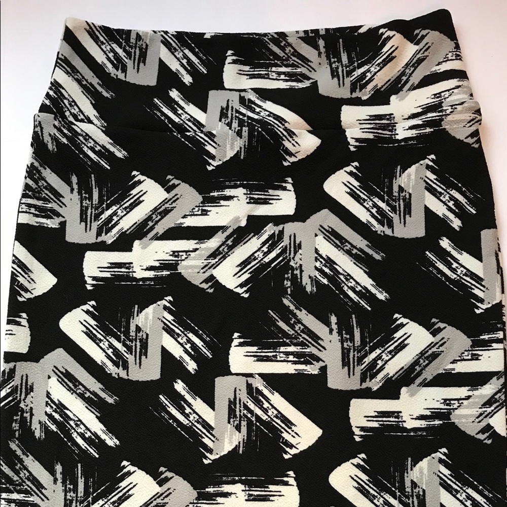 Medium Lularoe Cassie Pencil Skirt